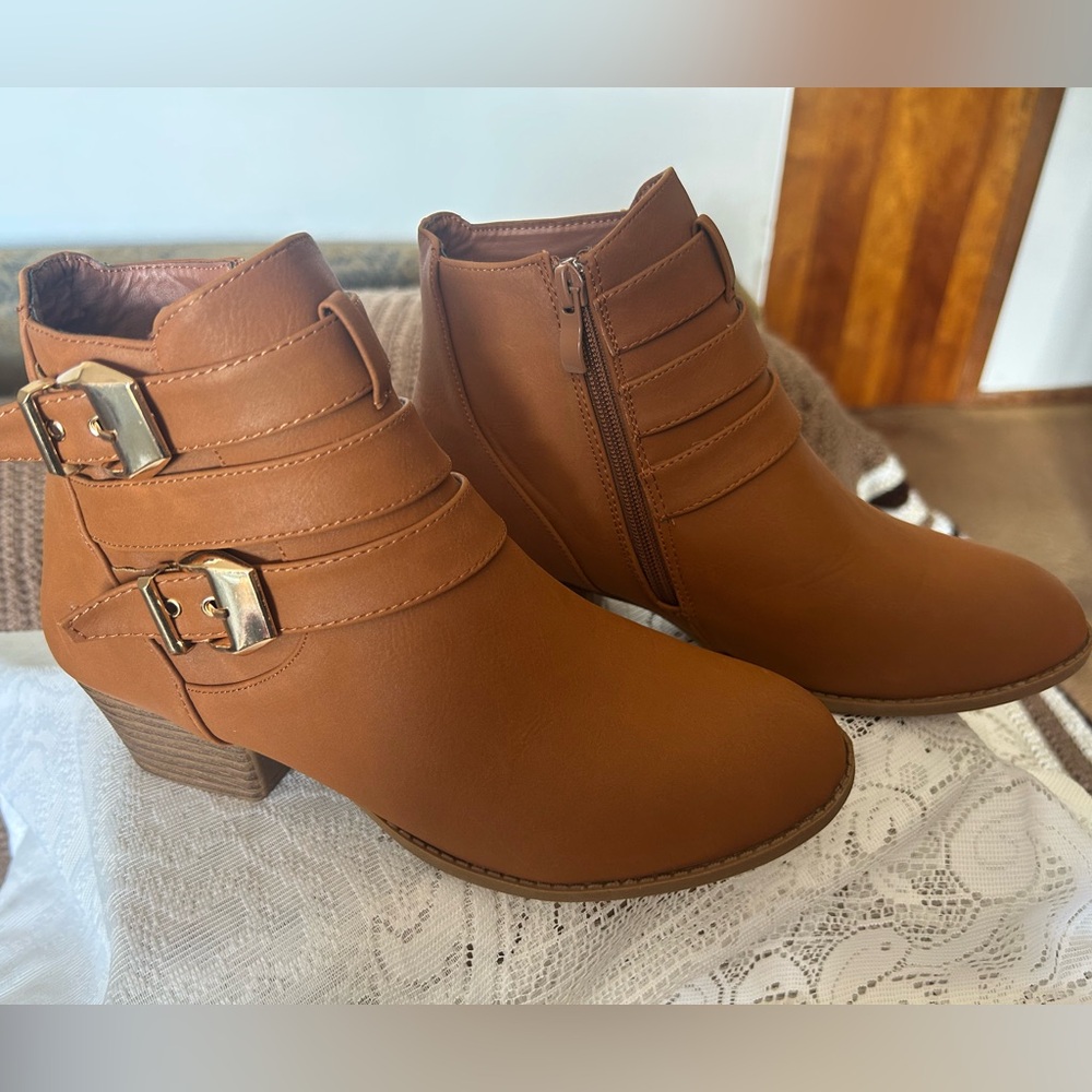 TOP Moda Tan Ankle Boots with Buckle Accents